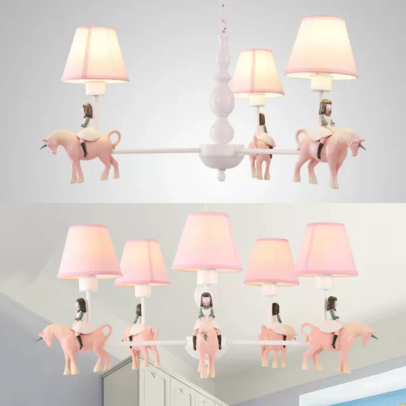 Lustre carrousel pour chambre de fille en métal et résine, suspension rose pour enfants avec abat-jour en tissu Clearhalo