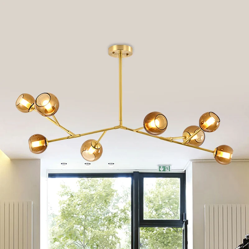 Lustre de plafond de salon à 8 ampoules, luminaire suspendu moderne en laiton avec abat-jour en verre ambré Clearhalo