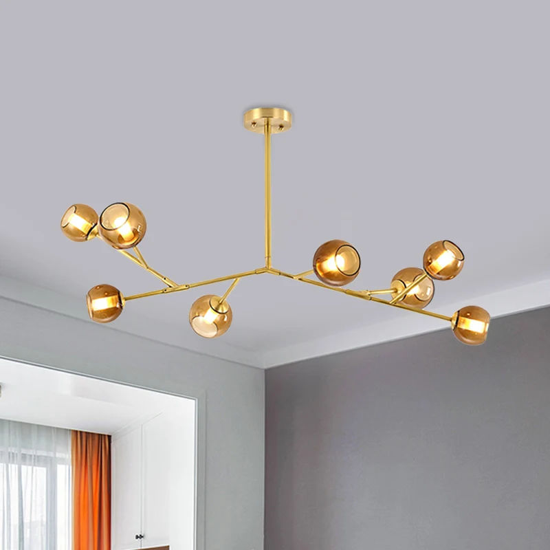 Lustre de plafond de salon à 8 ampoules, luminaire suspendu moderne en laiton avec abat-jour en verre ambré Clearhalo