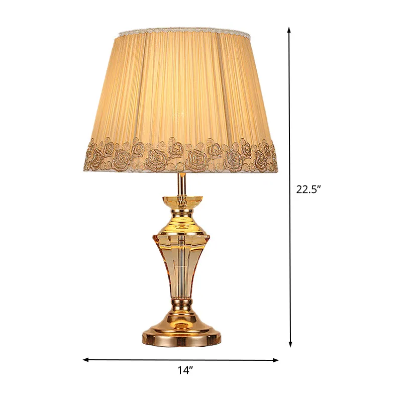Petite lampe de bureau contemporaine à 1 tête de table à tambour conique beige clair avec abat-jour en tissu Clearhalo