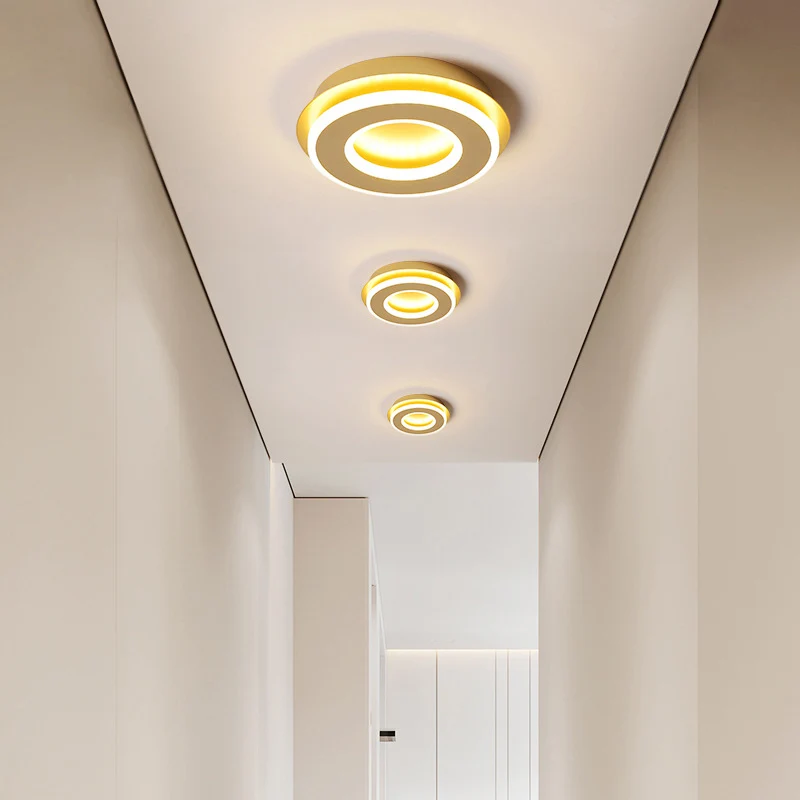 Plafonnier rond/carré au fini doré, plafonnier LED métallique moderne et élégant, lumière chaude/blanche Clearhalo