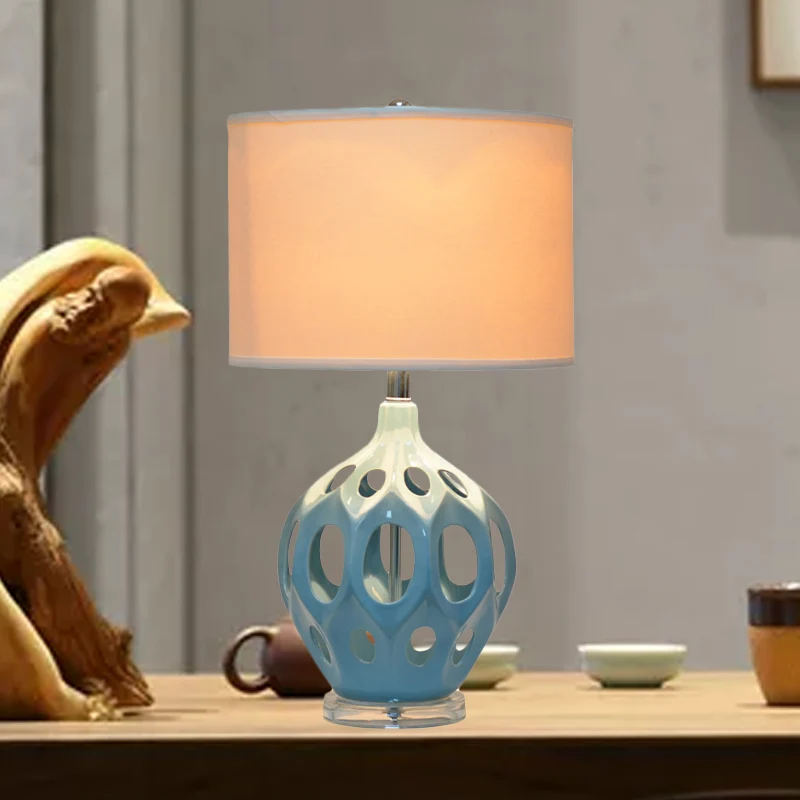 Veilleuse ajourée bleue, lampe de Table traditionnelle en céramique pour salon simple avec abat-jour cylindrique en tissu...