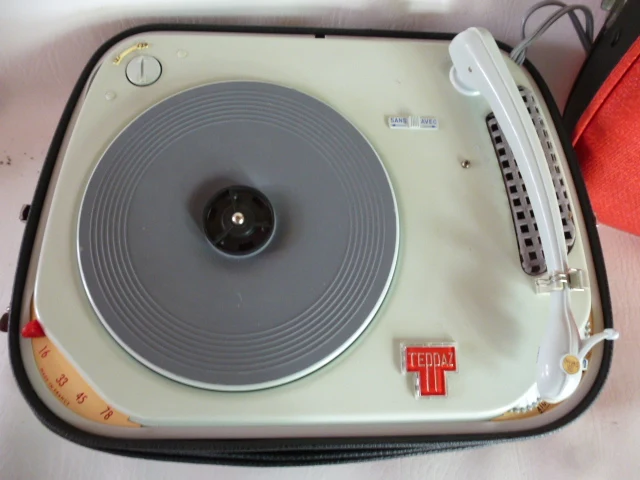Electrophone « vintage » à lampes Teppaz Oscar 65 version « LUXE »