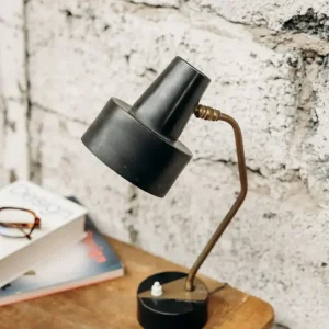Julia, la lampe à poser en métal N°177 GauLeg