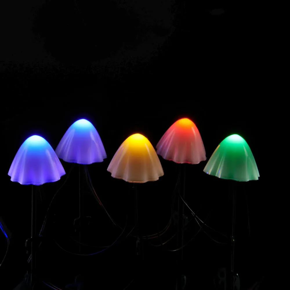 Piquets lumineux avec champignons à DEL à l'énergie solaire, 8 po, emb. de 5 Giant Tiger