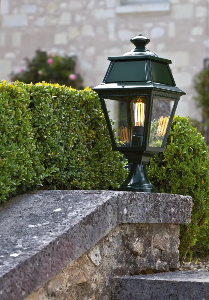 Lampadaire Avenue 2 N°8 LED opale Patiné doré 009 102124009
