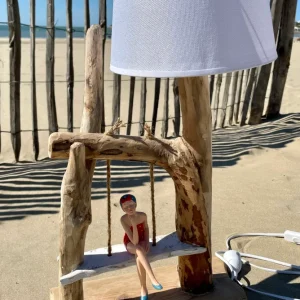 Lampe en bois flotté Baigneuse (Pièce unique)