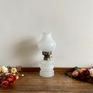 Lampe à pétrole réservoir en verre opaque blanc