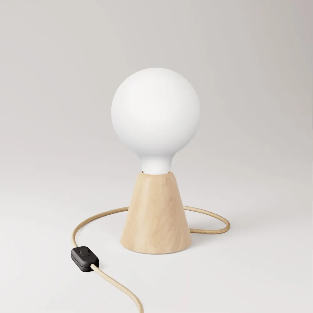 Lampe de table avec base en aulne, ampoule effet porcelaine, câble RN06 et fiche UK
