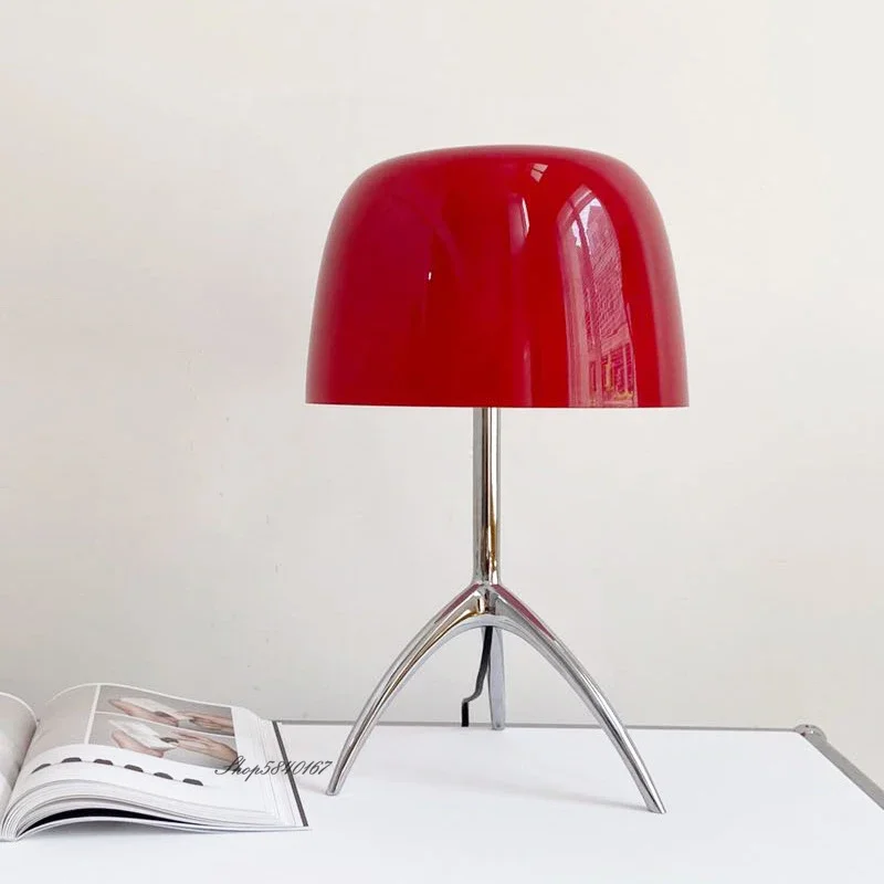 Lampe de bureau trépied postmoderne de styliste italien Petit Lumeers_marketplace