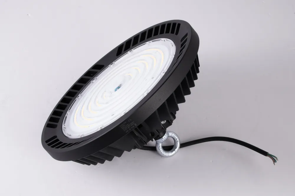 Projecteur industriel Urano noir 120 degrés 5000k Mantra 7431