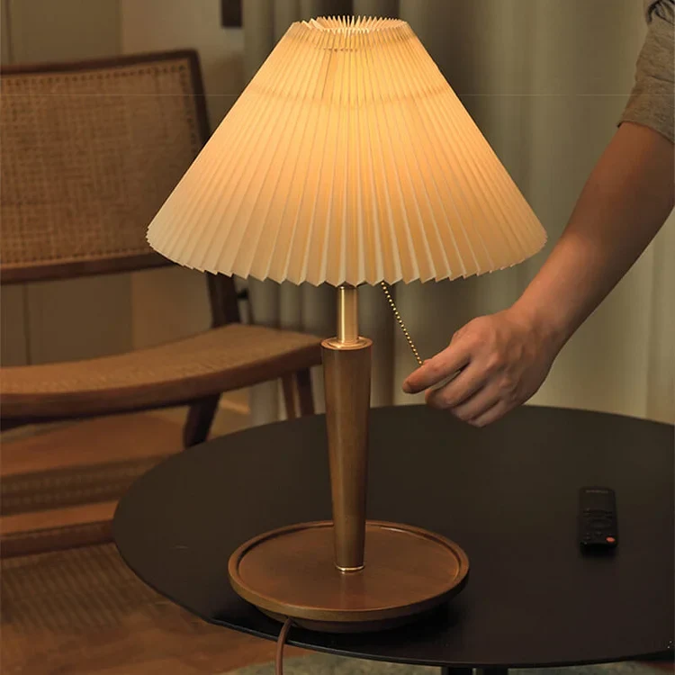 RétroBois – Lampe Plissée en Bois pour Ambiance Nostalgique