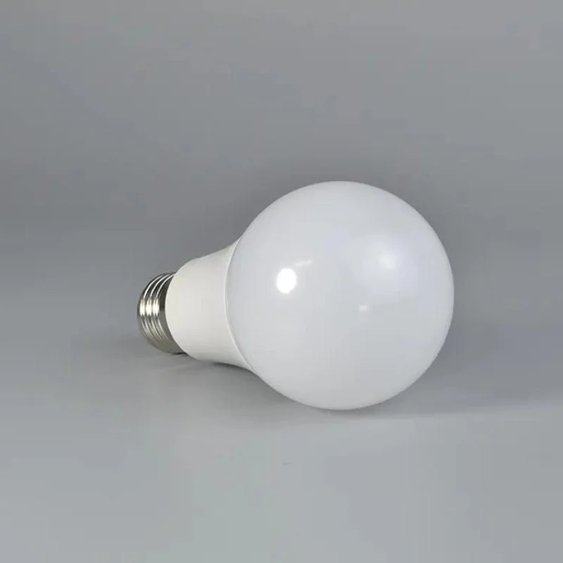 Ampoule LED E27 A60 8.5W RGBW avec Télécommande Silumen
