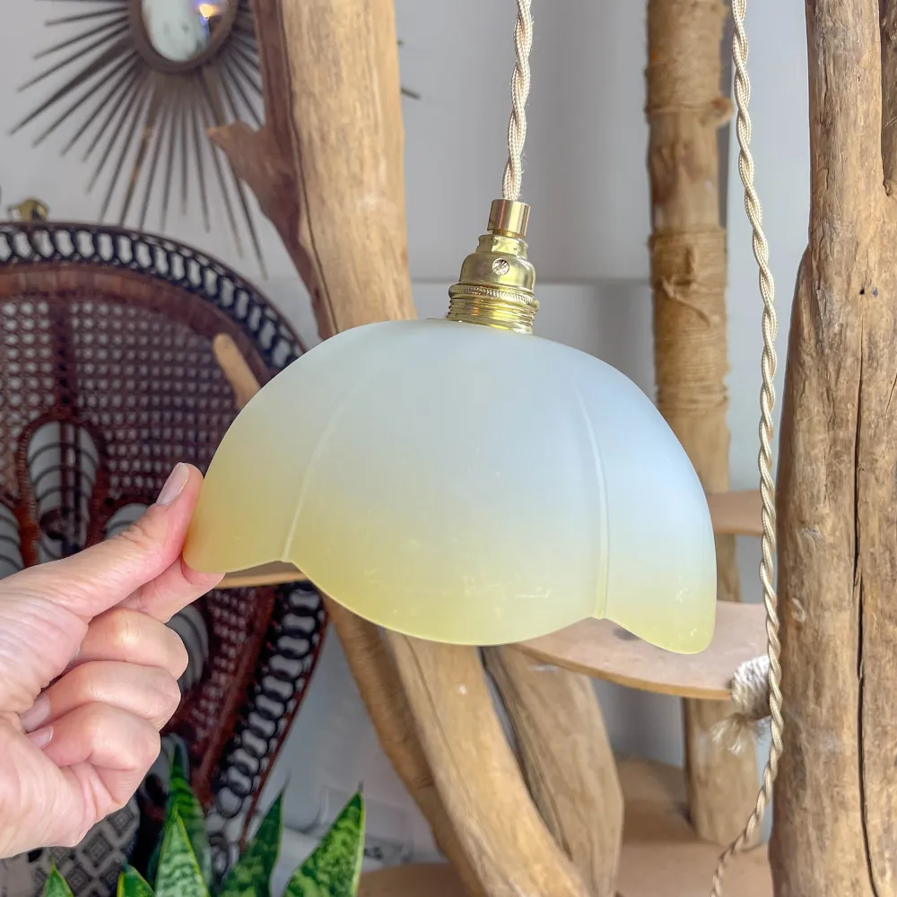 Suspension baladeuse abat-jour en verre dépoli vintage ambré – Lumière douce – Personnalisable