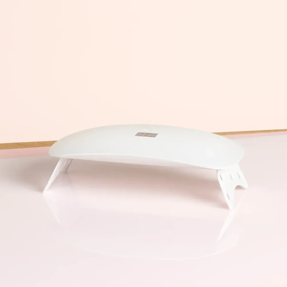Vernis à ongles semi-permanent sous lampe LED - 24 W