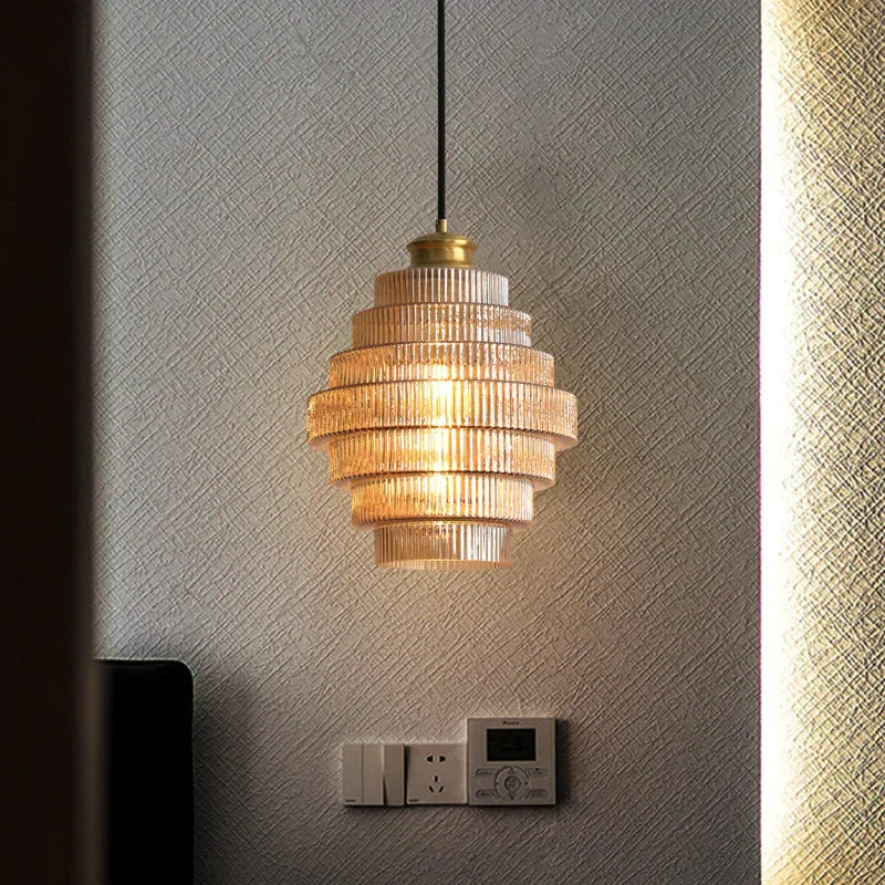 VerreLuxe – Lampe en verre et laiton élégante