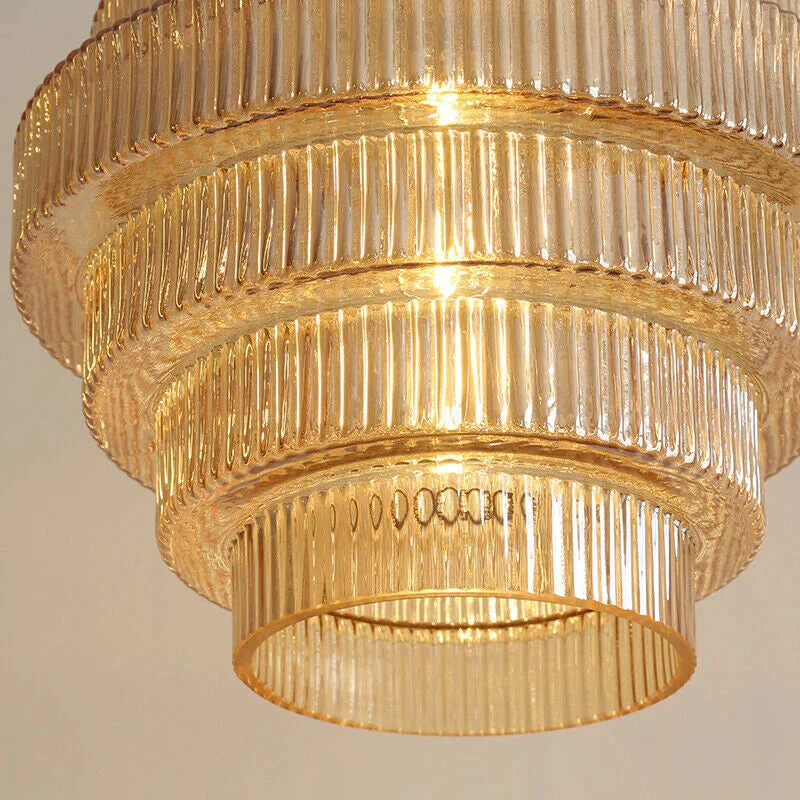 VerreLuxe – Lampe en verre et laiton élégante