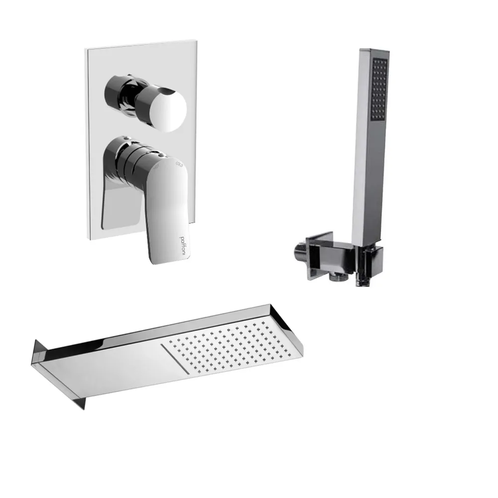 Kit de douche Paffoni série Tilt avec pomme de douche cascade, mitigeur et douchette chromés