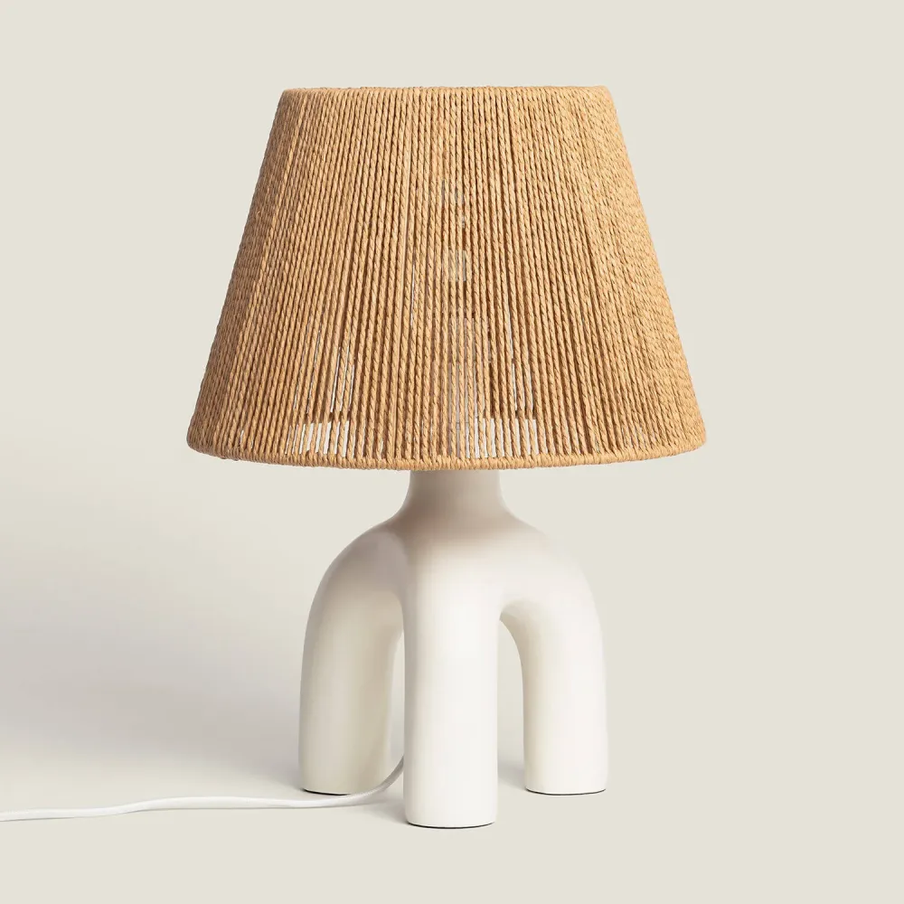 Lampe de table en résine et papier tressé avec LED Otilia avec LED intégrée non remplaçable