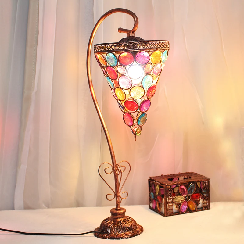 Socle en céramique 1-Kopf-Nachttischlampe aus Metall im Vintage-Stil, weiß/rosa/rot, Kegel/Kuppel/Kugel, Wohnzimmer-Nachtt...