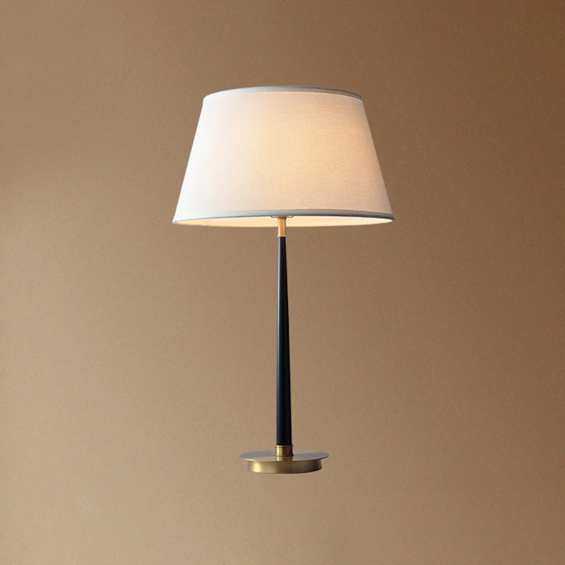 Éclairage de table de forme conique Lampe de table de chevet de salon en tissu minimaliste en noir avec batterie intégrée