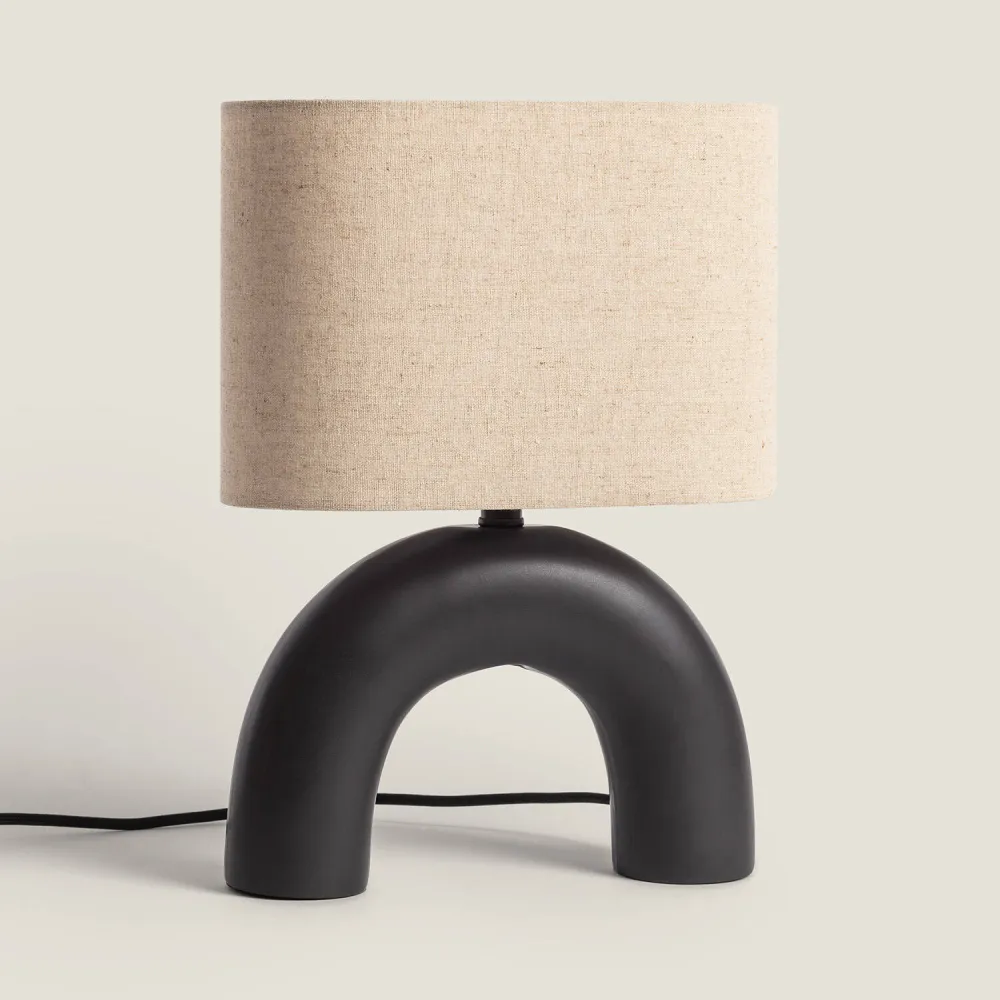 Design Contemporain Lampe de table en céramique avec abat-jour en tissu Callie