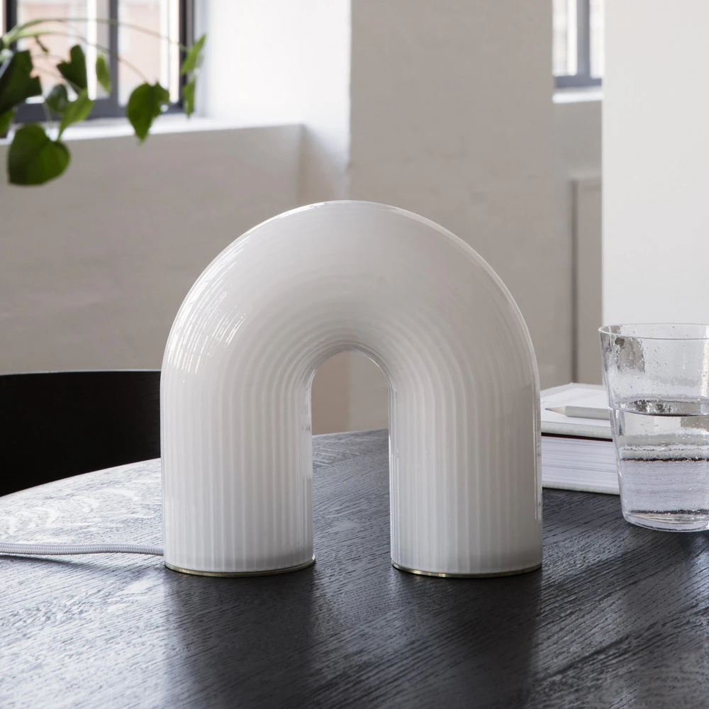 ferm LIVING Lampe de table LED Vuelta, verre, 21,5 cm, intensité variable avec Abat-Jour Inclus