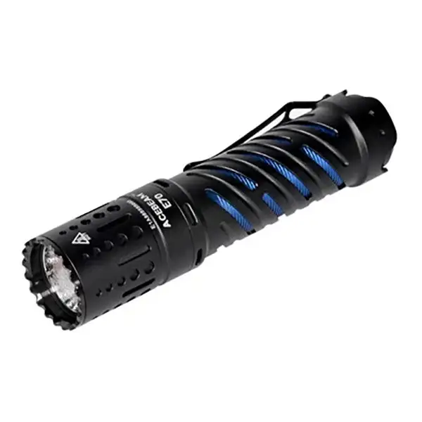 Lampe de poche LED E70-AL, 4 600 lumens (batterie incluse) - 1000 lumens