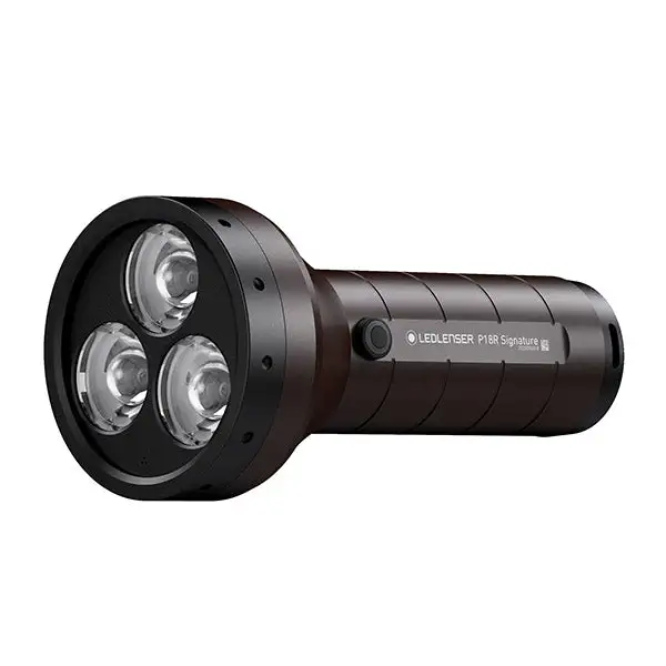 Projecteur portatif lampe de poche tactique P18R SIGNATURE, 4 500 lumens (batterie incluse
