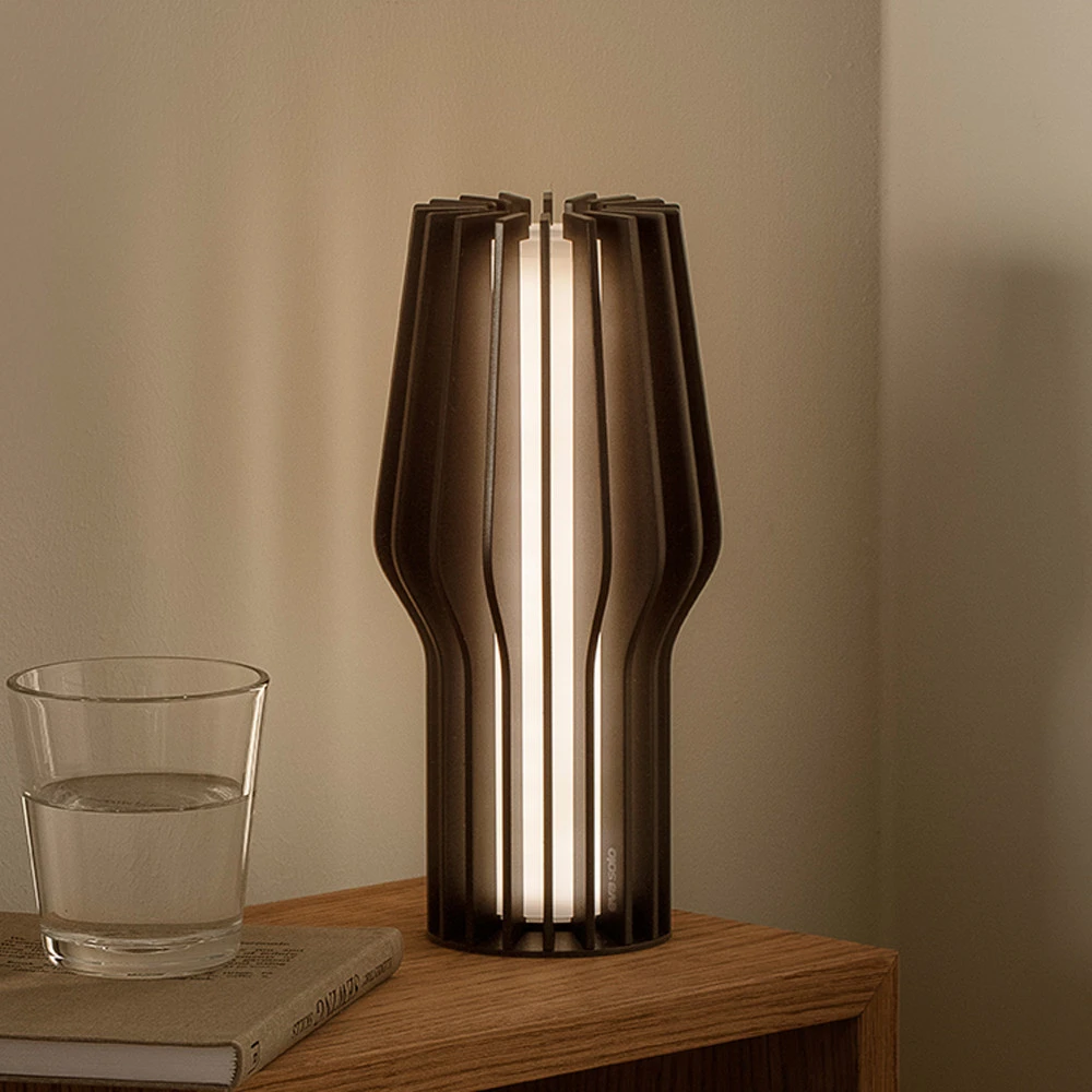 EVA Solo Lampe à poser LED à autonomie renouvelable Radiant, noir, caoutchouc, IP44