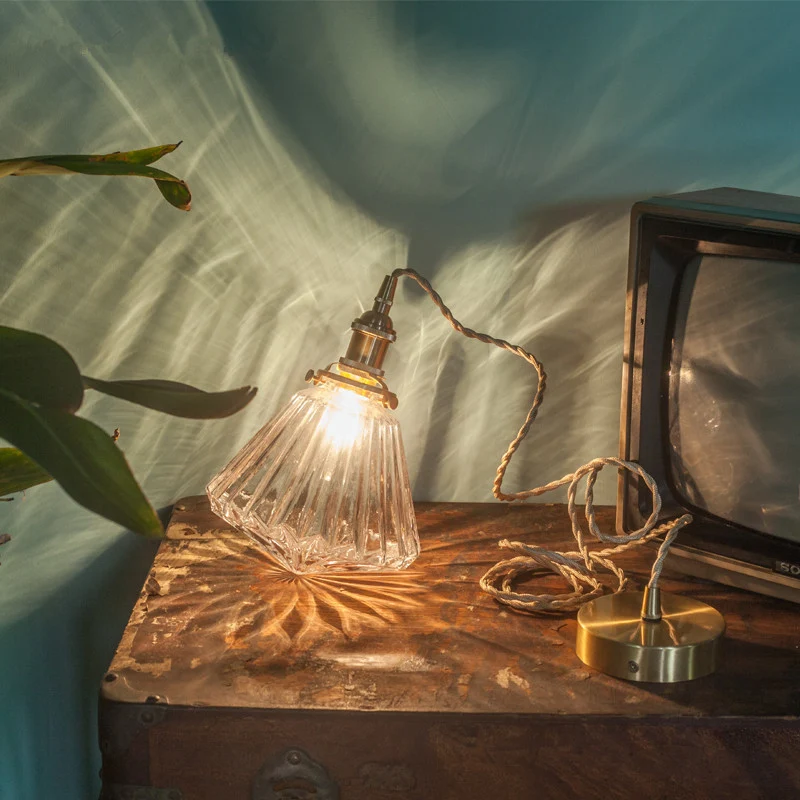 Lampe suspendue à 1 ampoule en forme de cône strié, laiton rustique, marron/verre diaphane, avec fond pointu