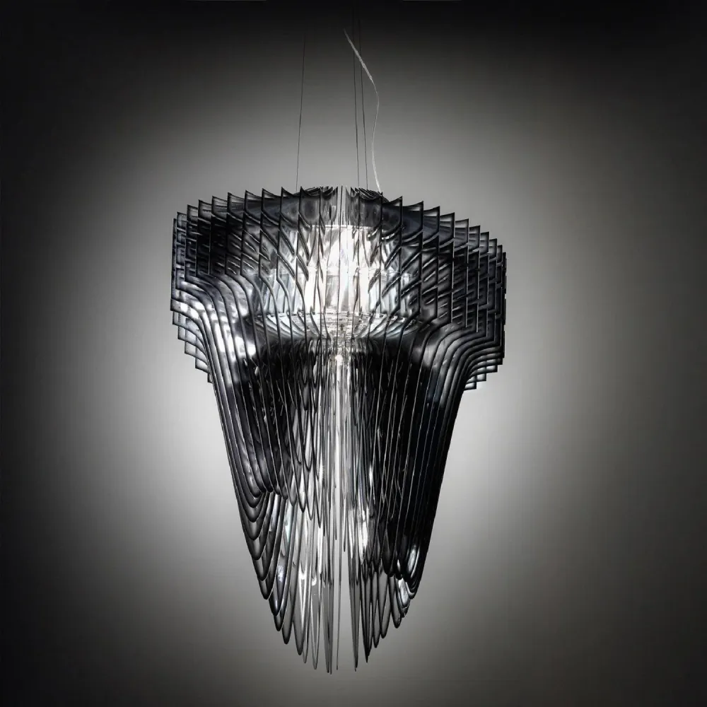 Suspension Aria XL SLAMP avec éclairage LED et finition noire dégradée