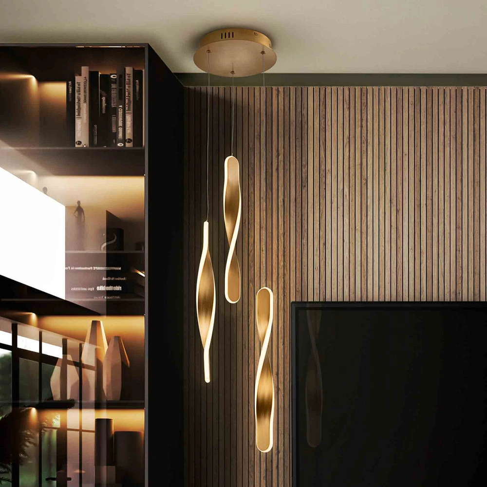 Suspension LED Twist, 3 lampes. Aluminium, métal, acrylique, doré