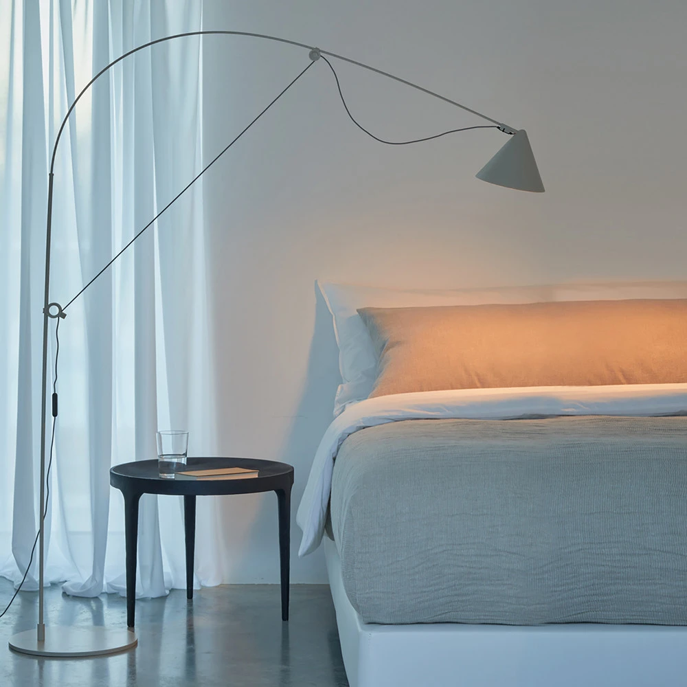 Lampe à poser midgard Lampe sur pied LED AYNO L, gris/gris, 4.000 K, 166 cm