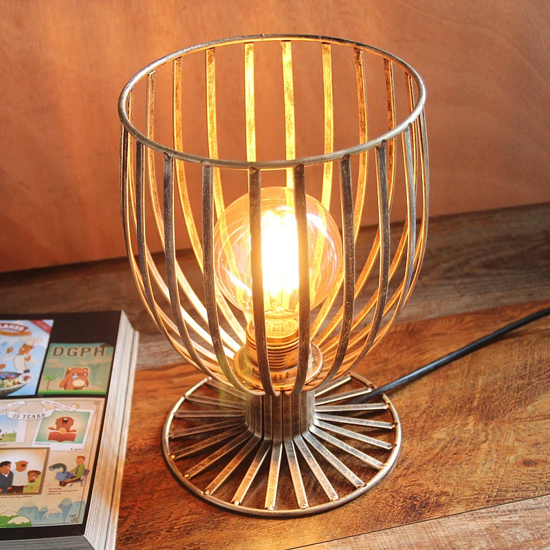 Lampe de table sur pied à 1 lumière bronze/noir, éclairage de dur élégant en fer forgé avec cage en verre à vin et abat-jour