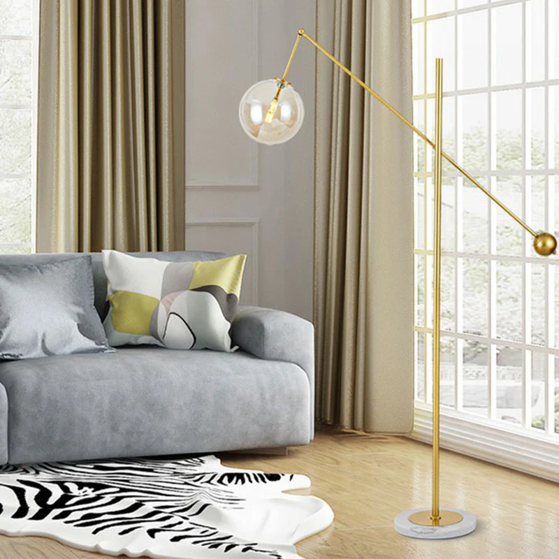 Suspension à trois bras Lampadaire à bras d'équilibre plaqué laiton Lampe sur pied postmoderne à 1 lumière en métal avec a...