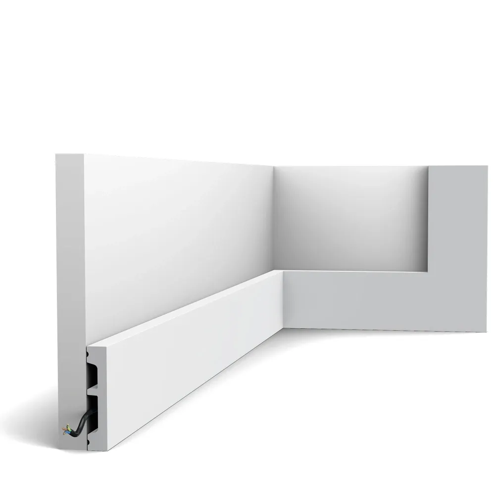 Plinthe pré-apprêtée SX157-RAL9003 en blanc | 13 x 66 x 2000 mm