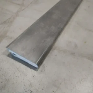 Plinthe SMF décor granit anthracite Sizilien 2500x59x17,4mm