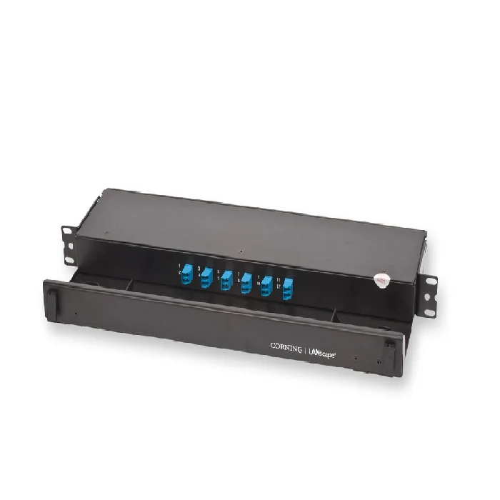 Interrupteur connecté Integrated 1U Housing 12 F Rear-mounted OptiTip Adapters Front-mounted LC duplex Adapters Single-mod...