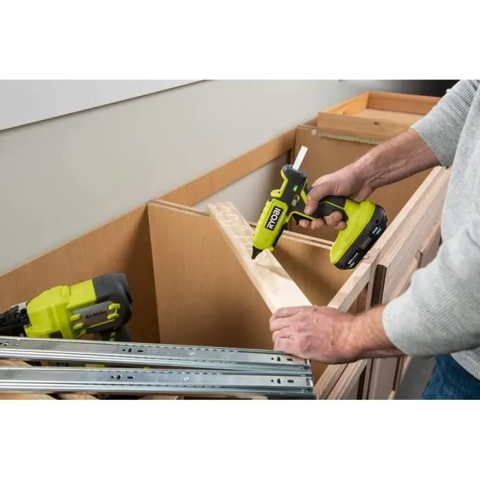 Certifié CE Pistolet à colle 2 températures 18V ONE+ RYOBI - RGL18-0