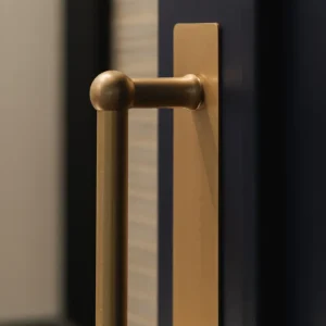 Harper Poignée de Tirage de Porte Double avec Plaque 500mm - Laiton Vétuste avec mécanisme silencieux