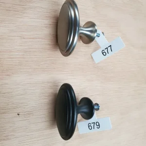 Patte de fixation Poignée - bouton (QU677 - QU679)