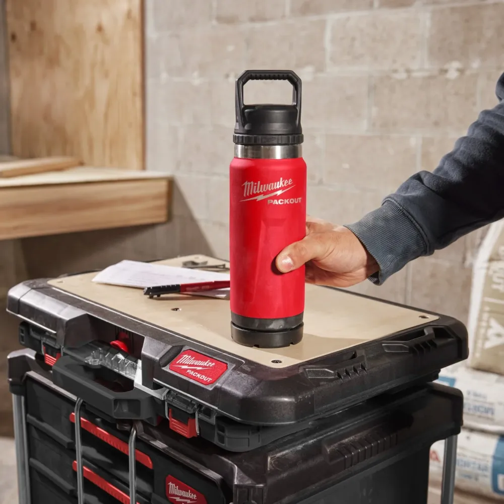 Milwaukee PACKOUT Bouteille 532 ml avec Bouchon - Rouge Kit de montage complet