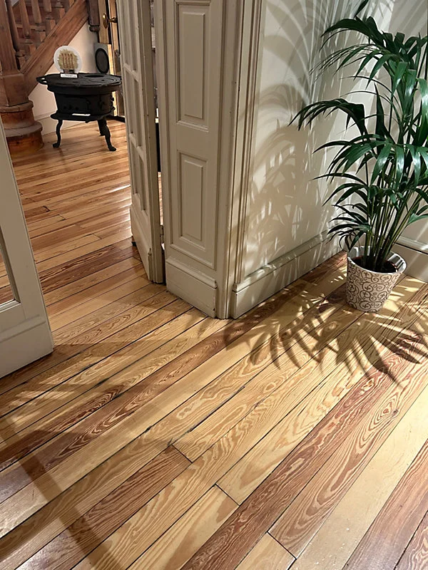 Parquet massif prime pin sans neuds 1.02 m²/carton 190x9x2 cm (6 planches)