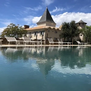 La Roseraie, gîte romantique avec jacuzzi avec amortisseur intégré