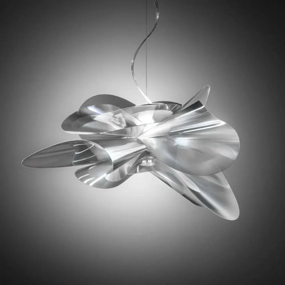 Lampe suspendue étoilée avec éclairage LED spacieux modèle par SLAMP