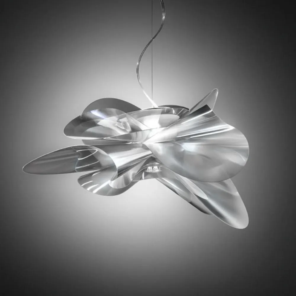 Lampe suspendue étoilée avec éclairage LED spacieux modèle par SLAMP
