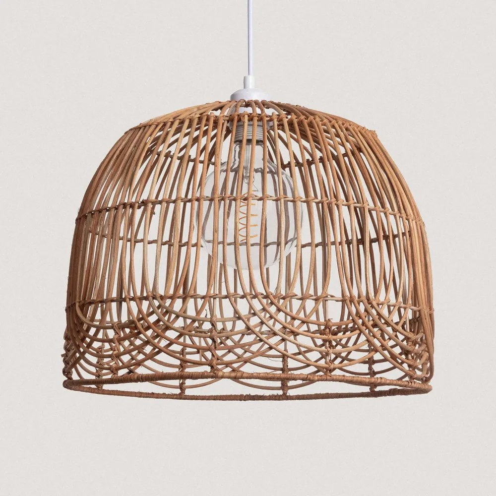 Suspension en rotin avec éclairage LED de la marque Iluzzia. IP44 pour salle de bain