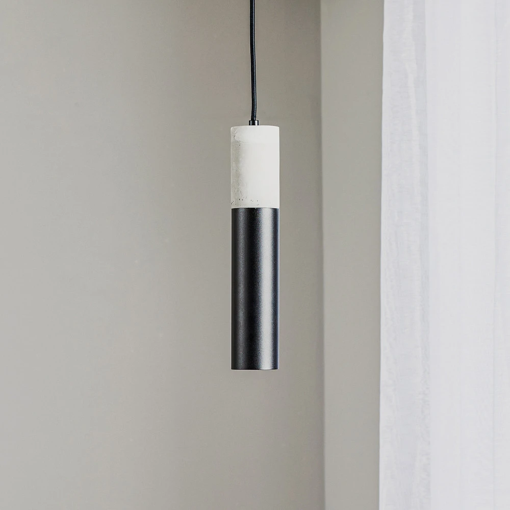 Suspension Tube, béton, noire, à une lampe avec fixation réglable