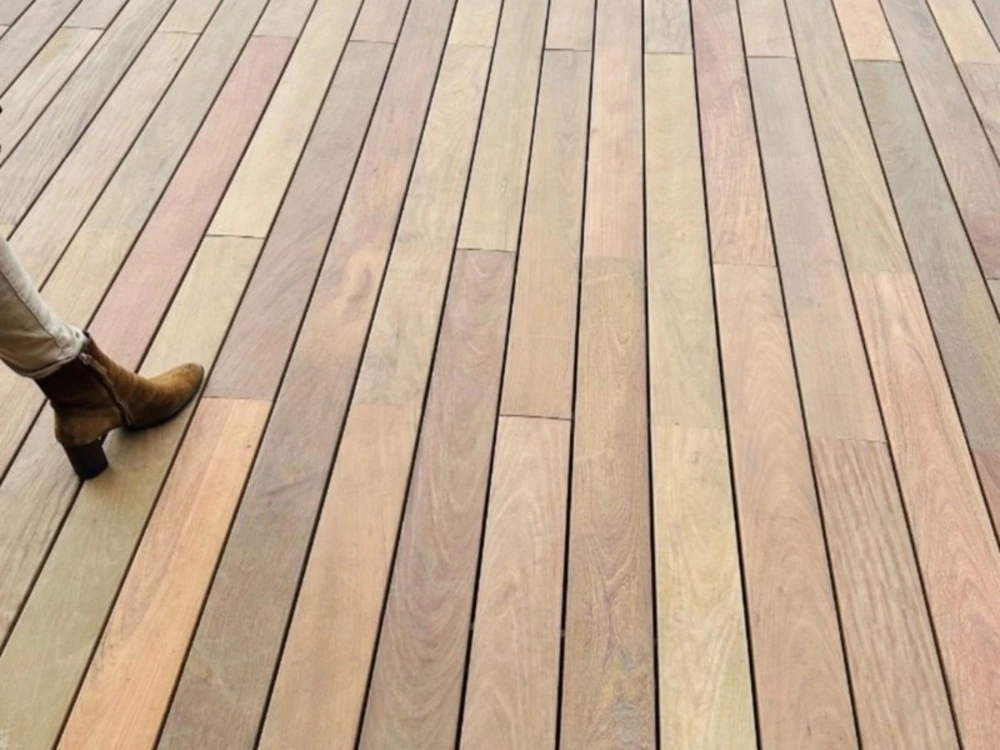 Pack intégral 10m² lame de terrasse ipe grad clips lx2400mm avec lambourde, flat rail, plot pvc et clé de démontage